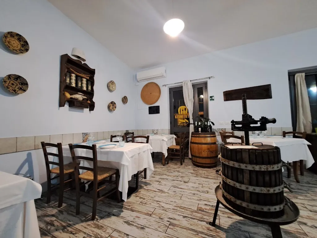 Trattoria Da Attilio_Cabras_slider_image_1