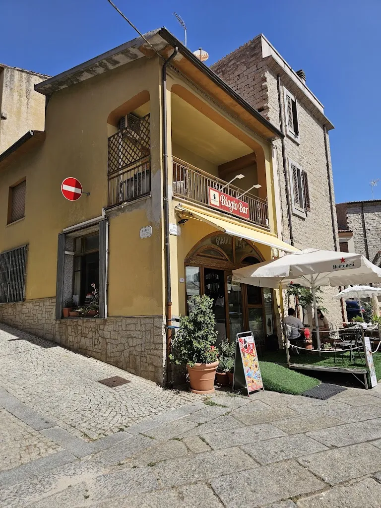 Bruno Hunziker_Biagio Bar di Antonio Sambiagio_Calangianus_review