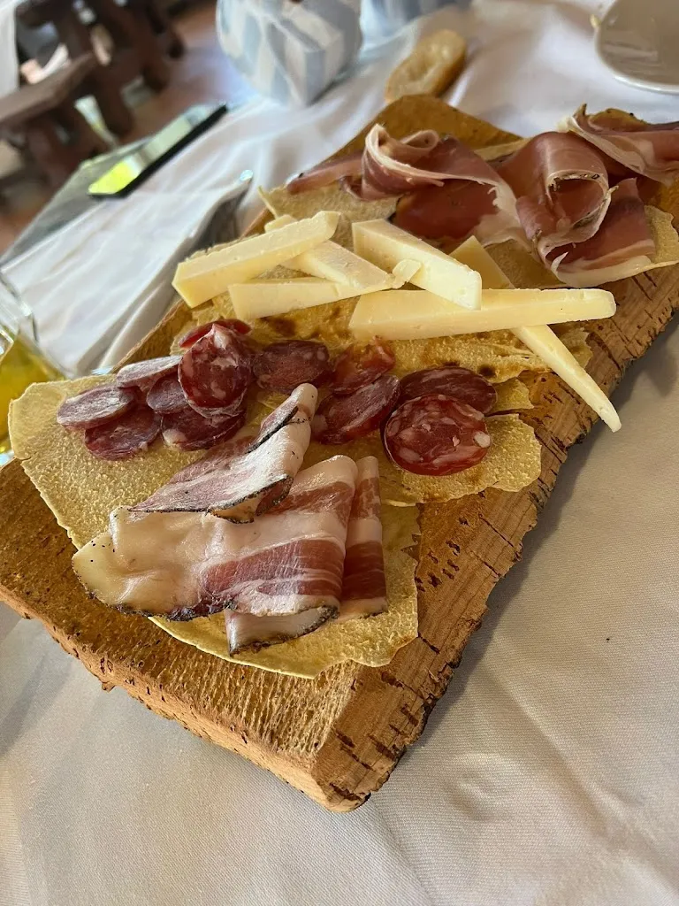 La Mesenda G.M.P ristorazione restaurant in Calangianus