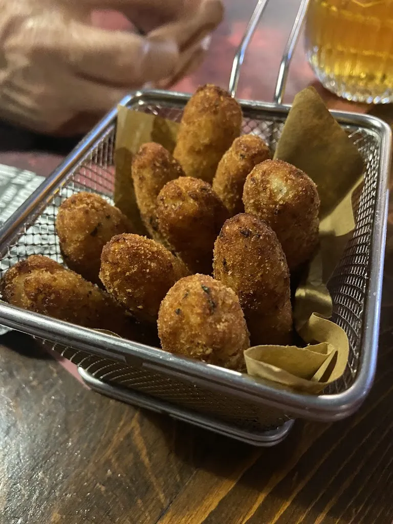 Deborah De Rubertis_Binario 73_Galatina_review