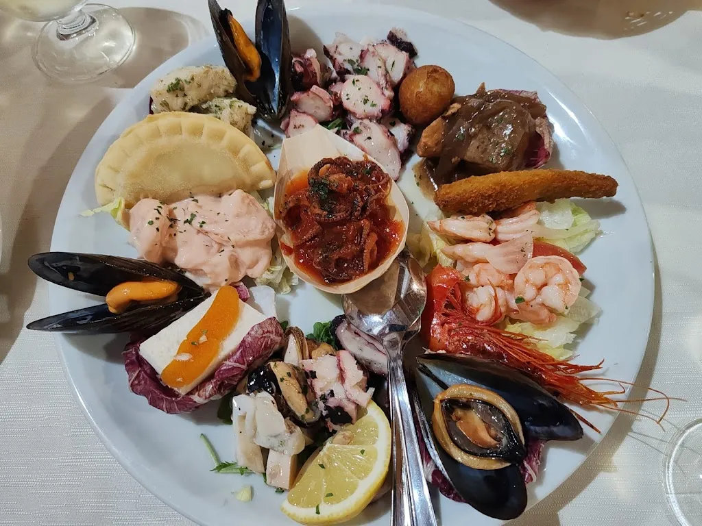 RISTORANTE LA CORTE DEGLI ULIVI restaurant in Cardedu