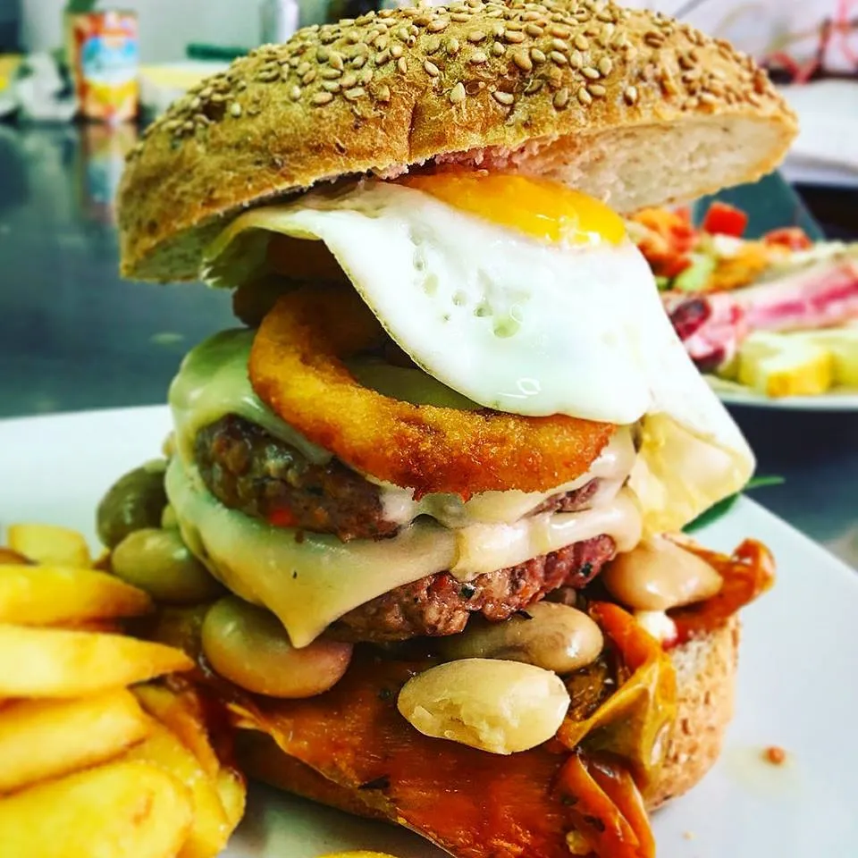 YUMBEER, Hamburgeria - SteakHouse_Castiadas_slider_image_3