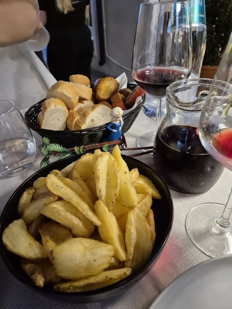 Matei SIMAN_La Mannaia d'Oro di Gianpaolo e Stefania_Codaruina_review