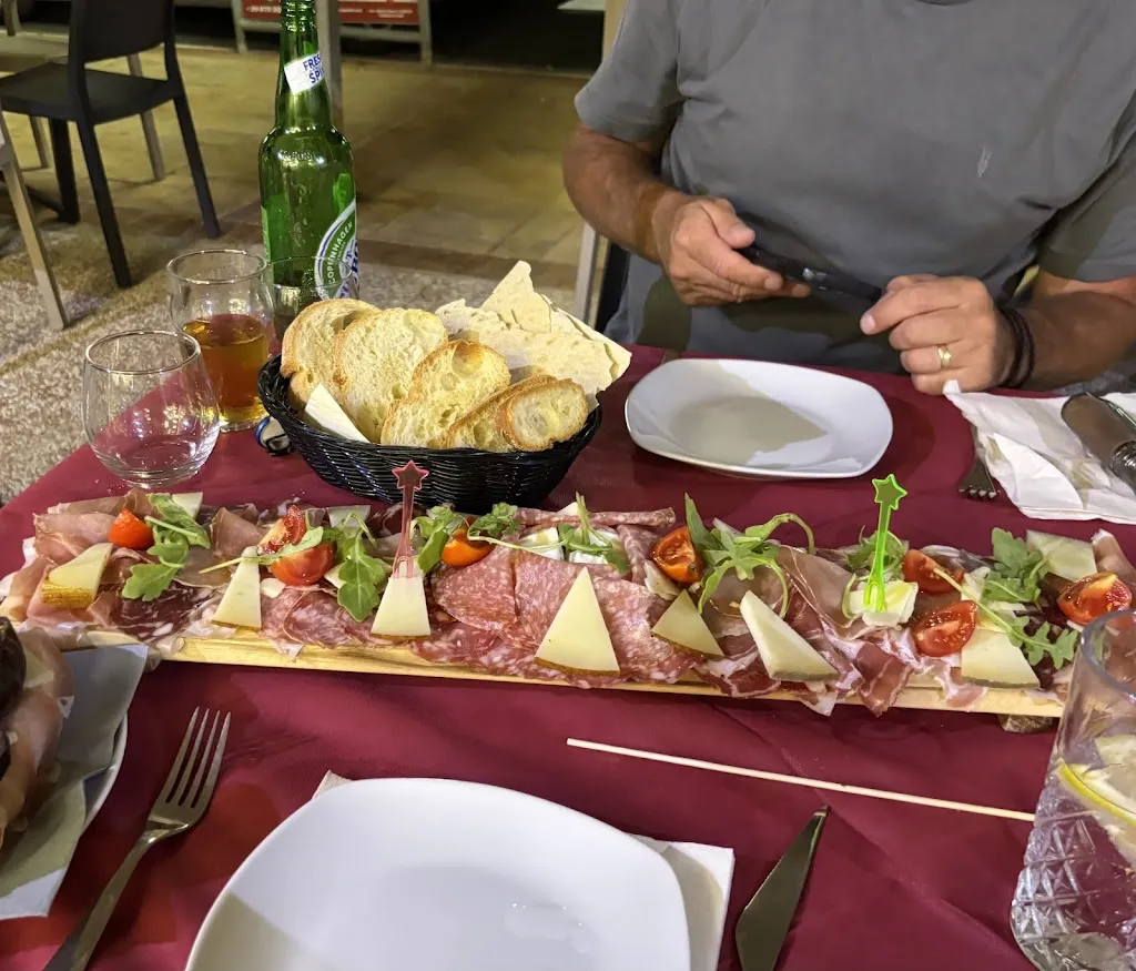 Lizzie Fox_Sardegna style_Codaruina_review