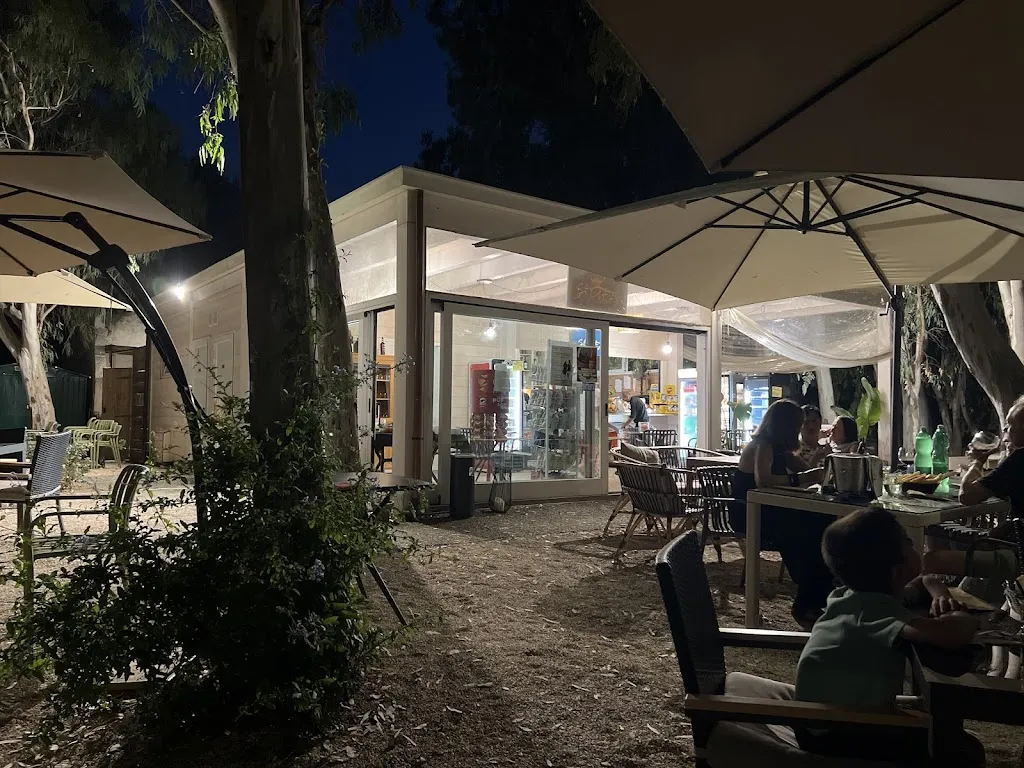 Alessandro Griva_St. Peter’s Kiosko Bar Beach Restaurant_Codaruina_review