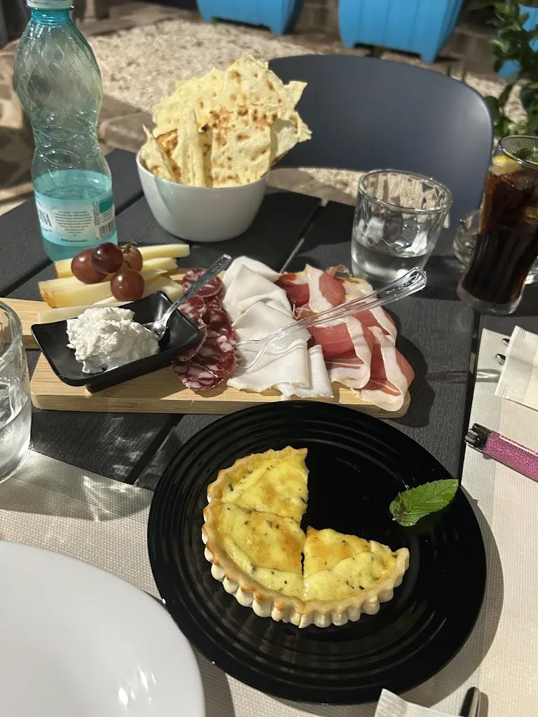 Elif Öztemiz_La Dispensa Food and Drink experience_Cala Gonone_review