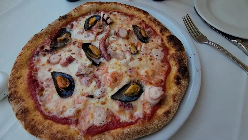 Ristorante Pizzeria San Francisco_Cala Gonone_slider_image_2