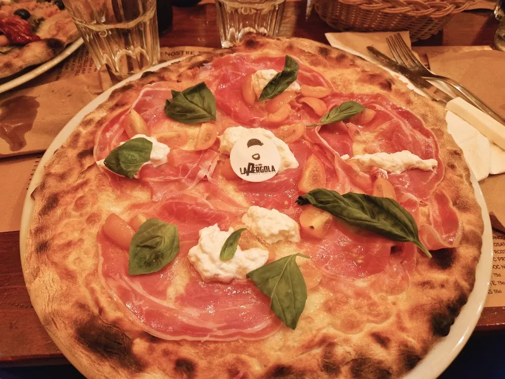 Elena Castelluccio_Pizzeria La Pergola_Galugnano_review