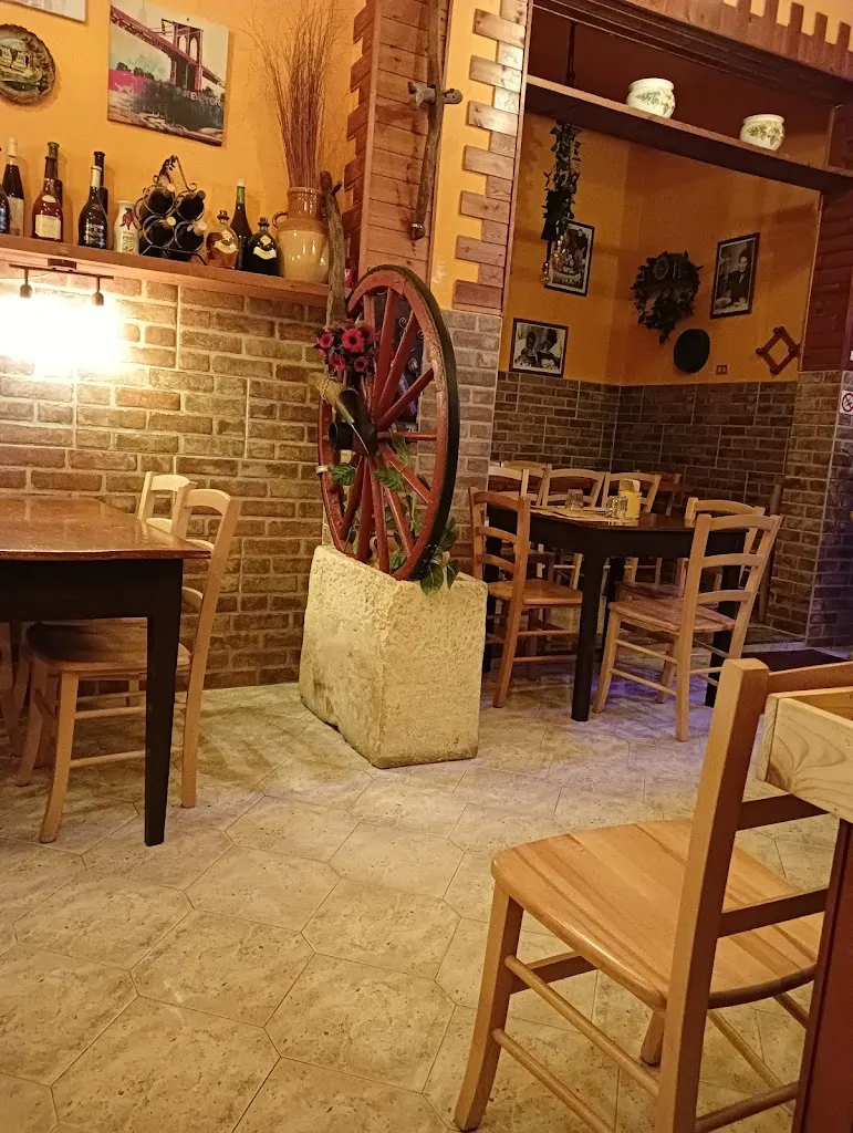 Pizzeria La Pergola restaurant in Galugnano