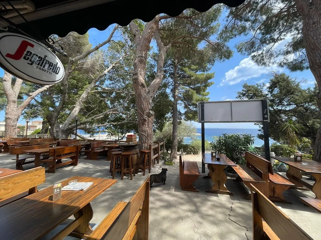 Garden Bar restaurant in Cala Gonone