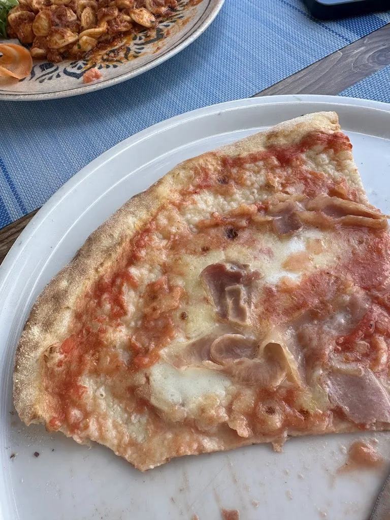 Lola McGuire_Hotel Ristorante La Conchiglia_Cala Gonone_recensione