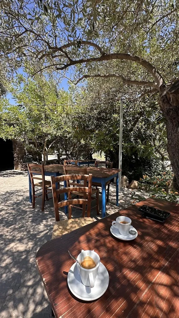 Lara Paschke_Turismo Rurale - Ristorante - Filieri_Cala Gonone_review