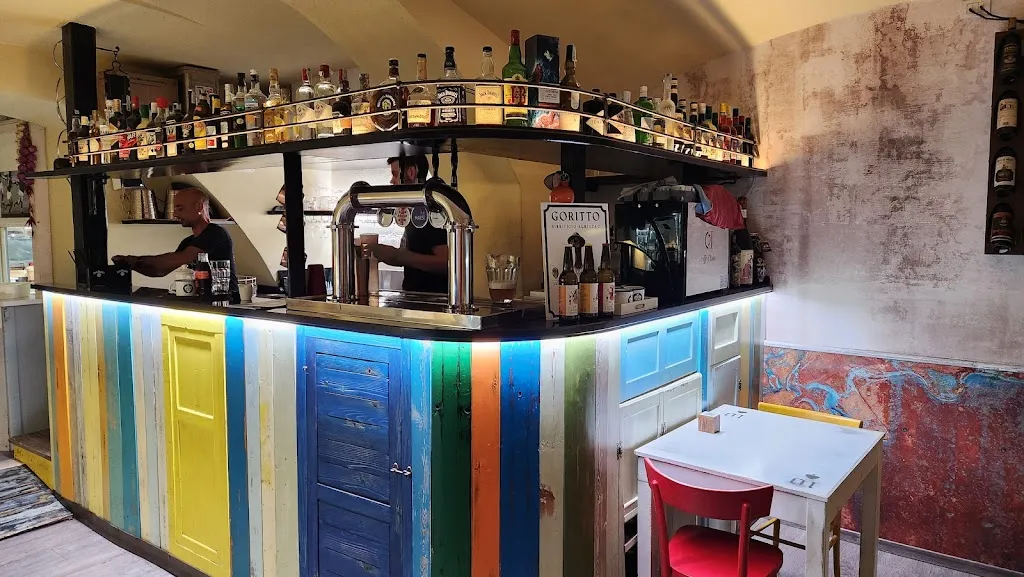 HENTHORNE_PIZZERIA DIMITRI Asso di Pizze_Cala Gonone_review