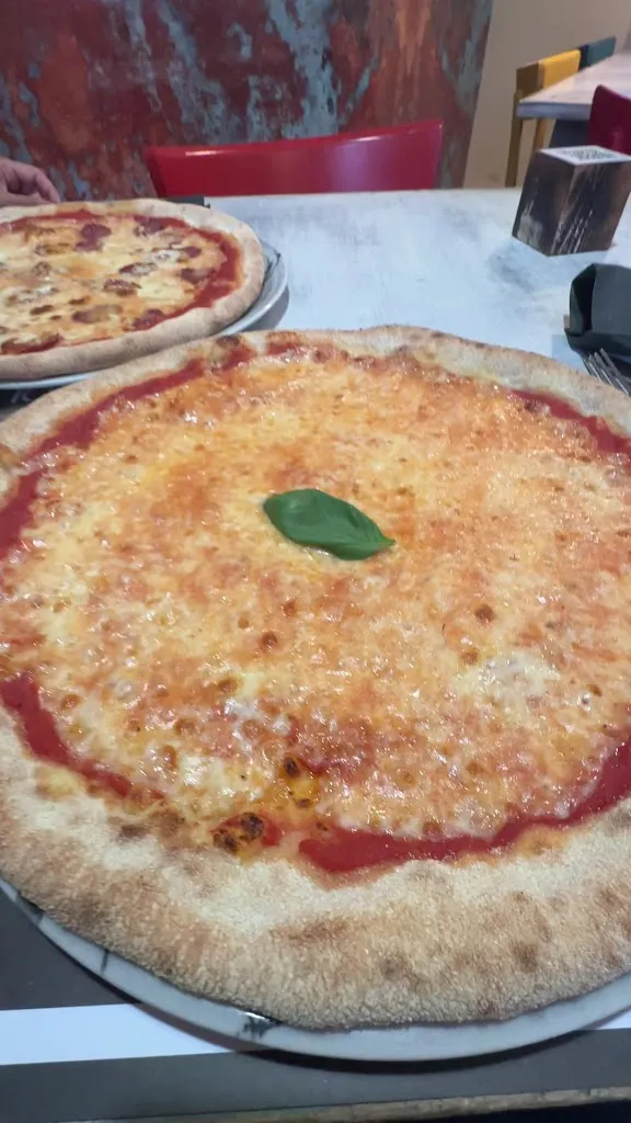 PIZZERIA DIMITRI Asso di Pizze_Cala Gonone_slider_image_2