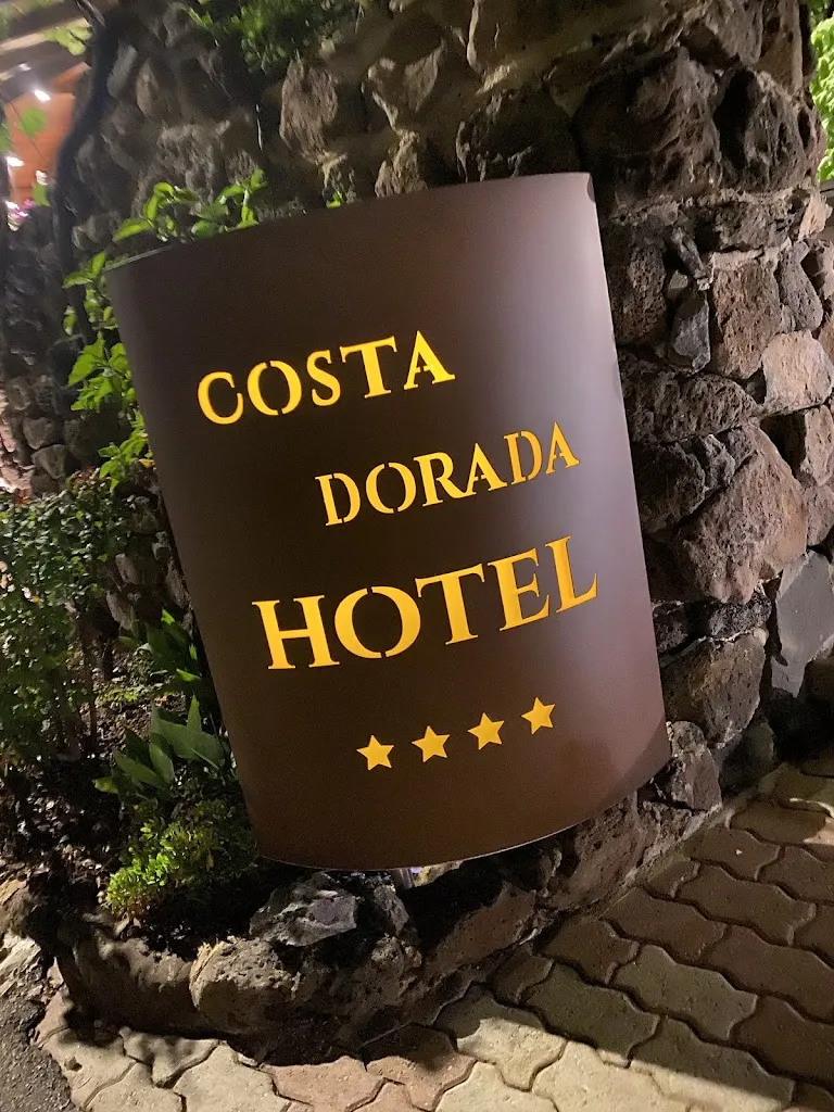 JASON Ó FIONNÁIN (FINNANE)_Hotel Costa Dorada_Cala Gonone_review