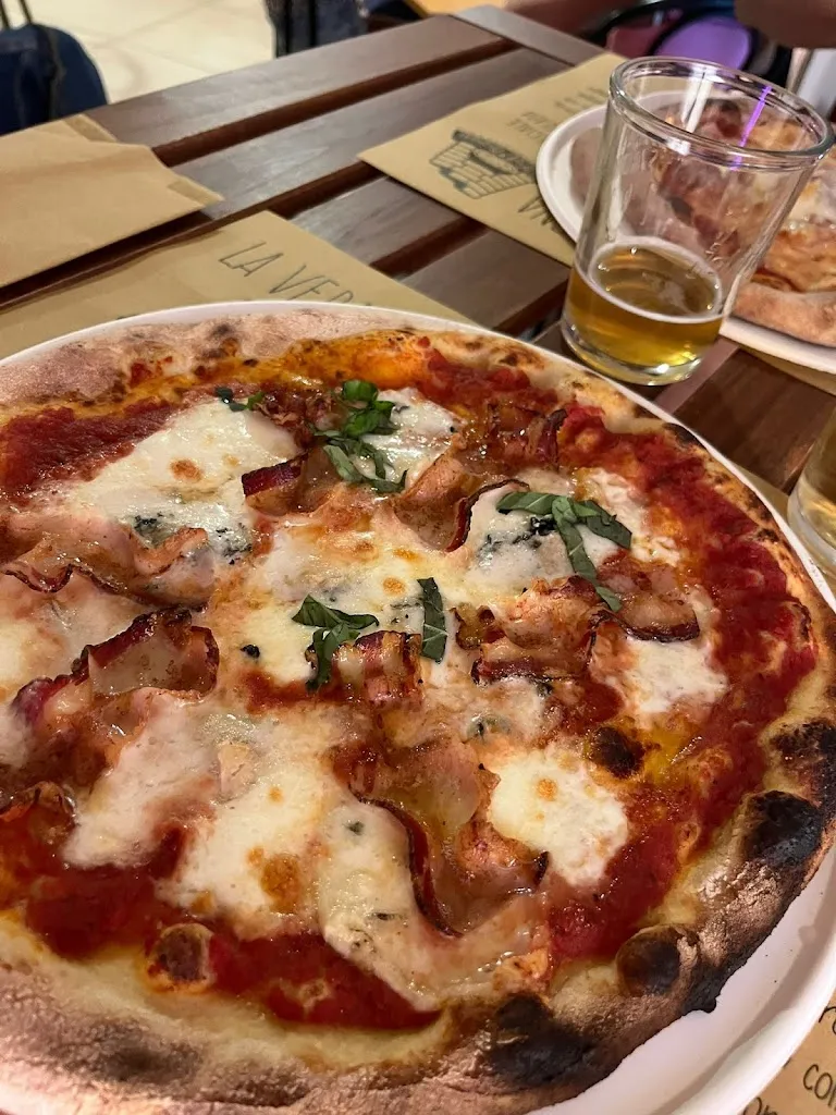 Wikipizza La Vera Pizza di Sardegna_Cala Gonone_slider_image_3