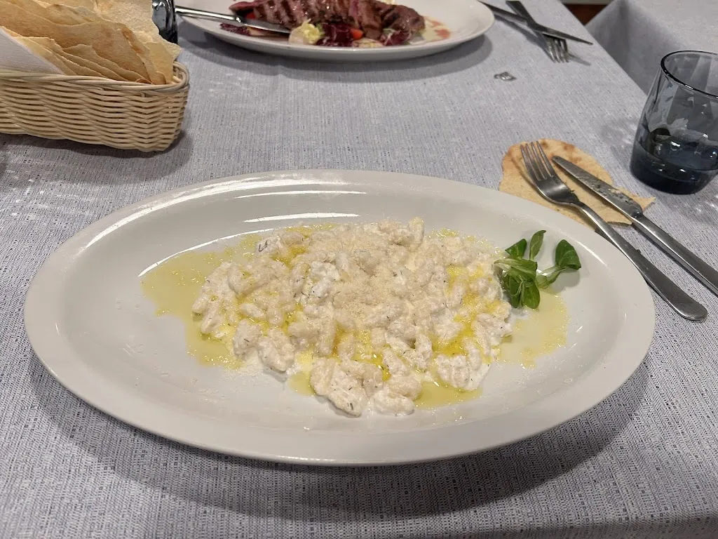 Racovita Diana_OSTERIA SARDEGNA FINGER-FOOD_Cala Gonone_review