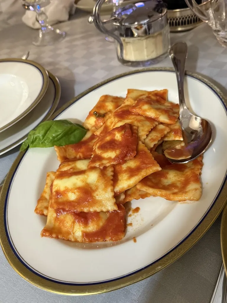 Omer Hanin_Borgo Prima Luce ospitalita e gusto_Cuglieri_review