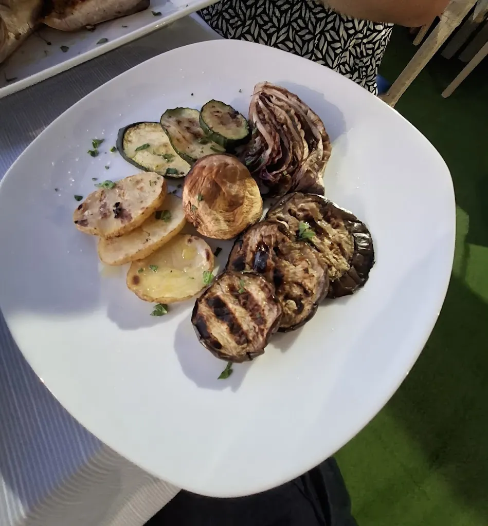 Nikol Tůmová_Restaurant Bar Del Capitano_Cuglieri_review