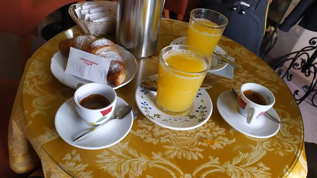 Veronica Incani_Bar Caffe' Antonello_Cuglieri_review