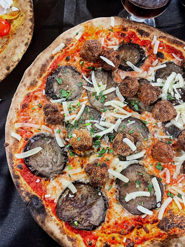 ilaria corda_Dolce Nero Ristorante Pizzeria_Decimoputzu_review