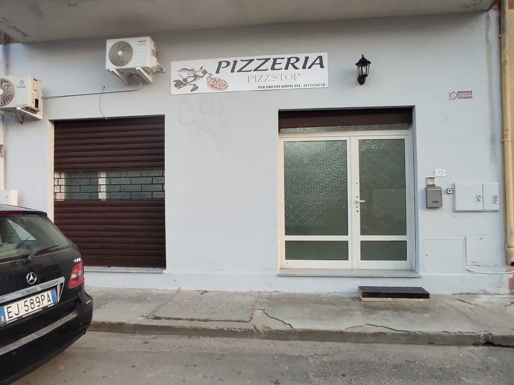 Pizz Stop restaurant in Decimoputzu
