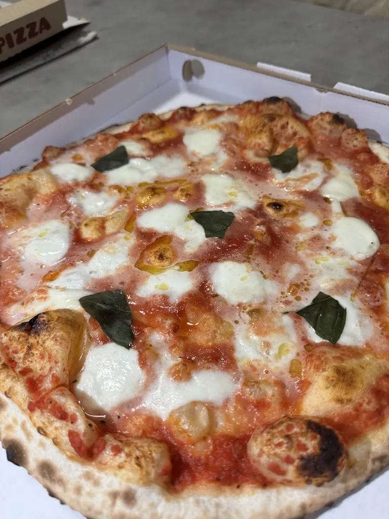 Pizzeria Dracarys_Decimomannu_slider_image_3