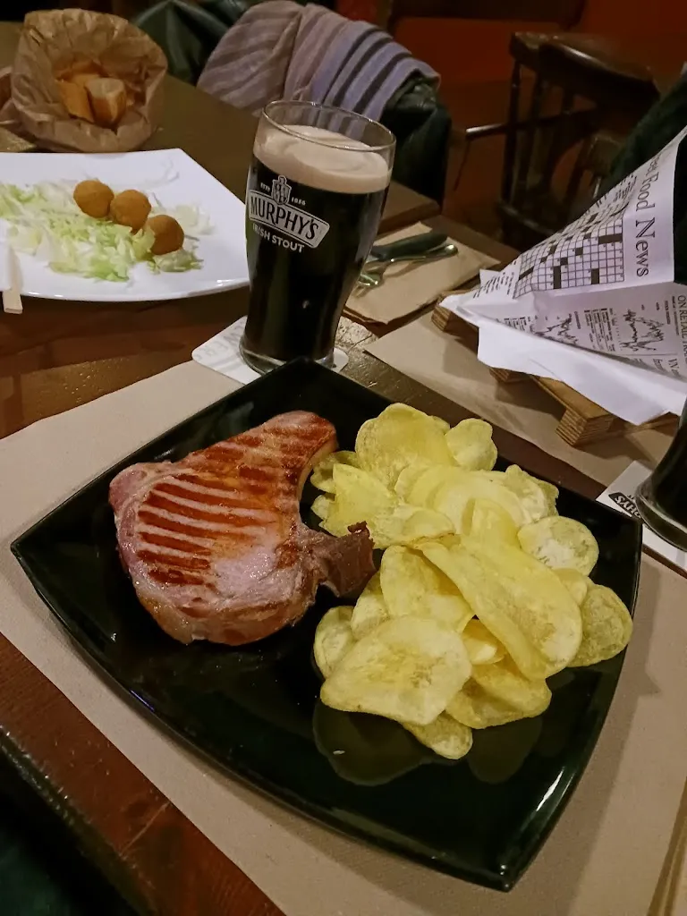 manuela masu_Cirano pub_Decimomannu_review