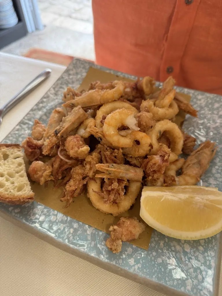 Casey Blundell_OSTERIA SANT’ ANGELO. _Gallipoli_review