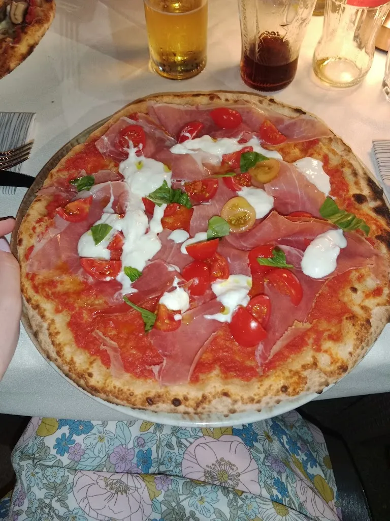 Mgr. Zuza Vaňková_La Terrazza Pizzeria Ristorante_Capoterra_review
