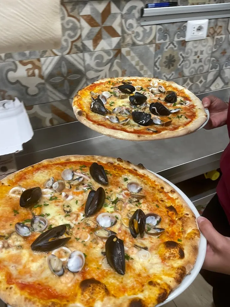 Pizz'a manetta_Capoterra_slider_image_2