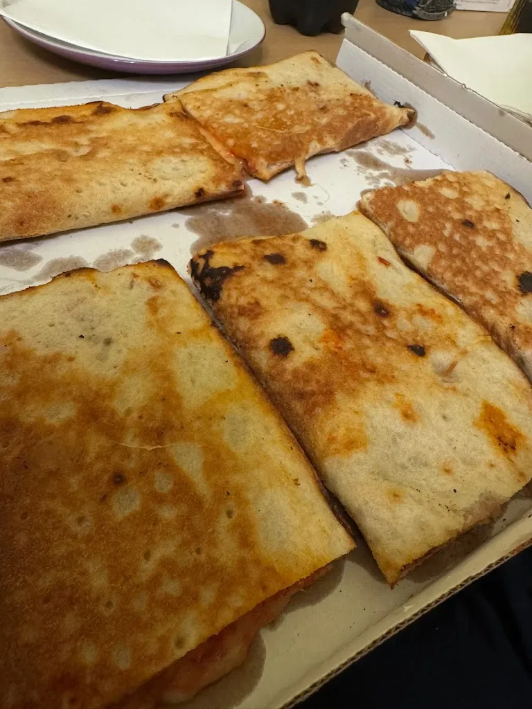 La pizzetta di pizz'a manetta restaurant in Capoterra