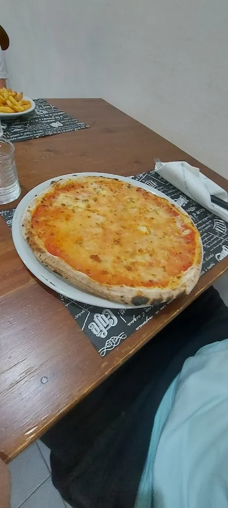 Holle Honig_Mamà Bar Pizzeria Ristorante_Capoterra_review