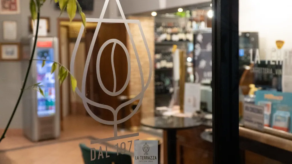 La Terrazza: Bar, Caffetteria, Gelateria, Vineria, Bistrot restaurant in Capoterra