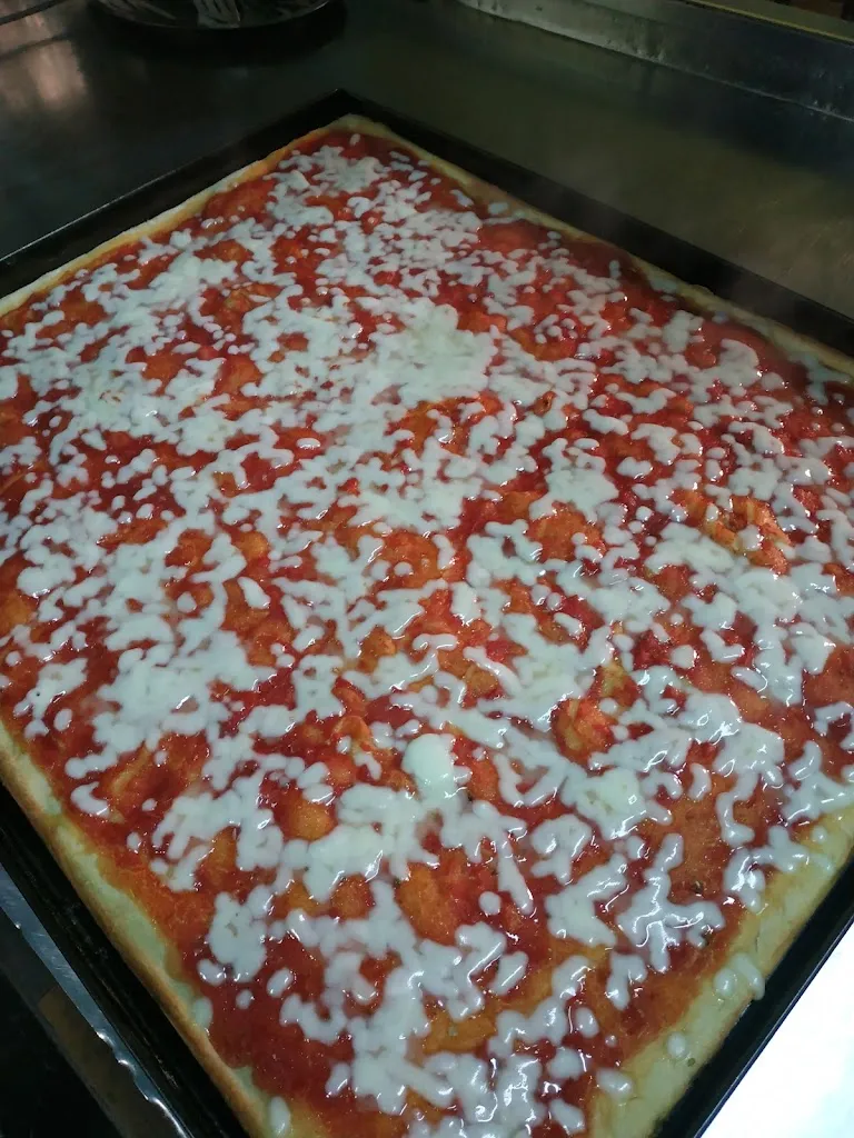 Pizzeria La Lanterna Di Serri A. restaurant in Domusnovas