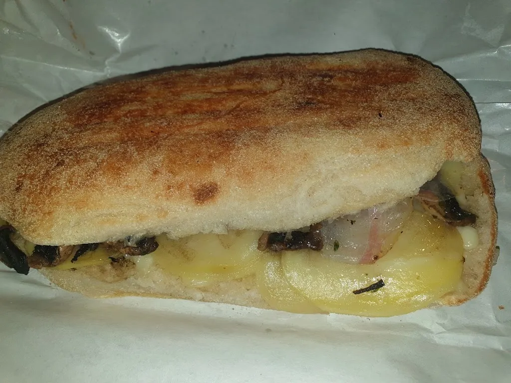 PIZZERIA FERNANDO'S restaurant in Domusnovas