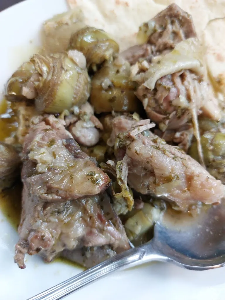 Tania Kuzakova_Su Tziri Tziri_Dolianova_review