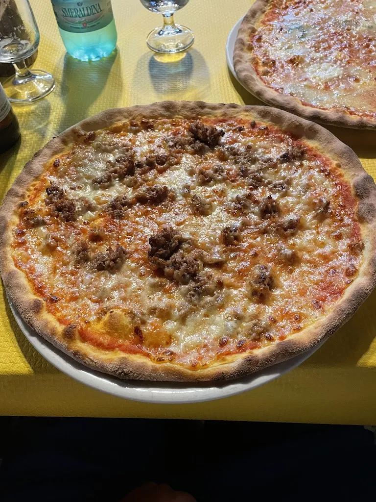 Petra Vrábková_Ristorante Pizzeria Su Delegau_Fluminimaggiore_review