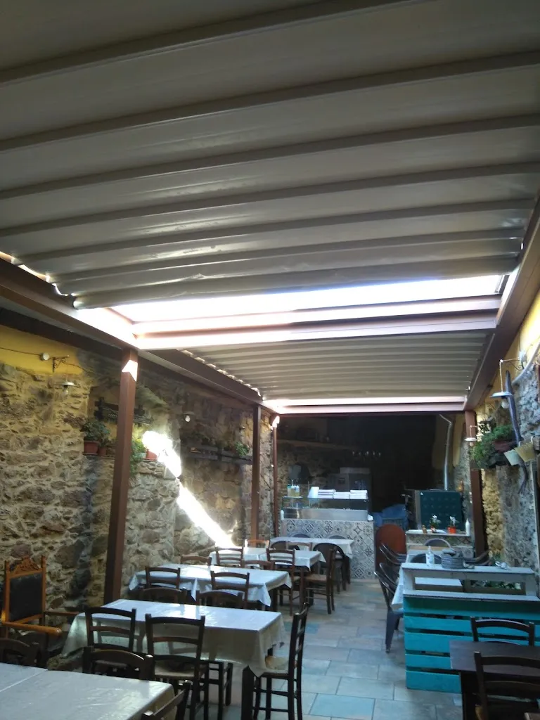 Bar Trattoria pizzeria B&B Vittorio Emanuele_Fluminimaggiore_slider_image_1