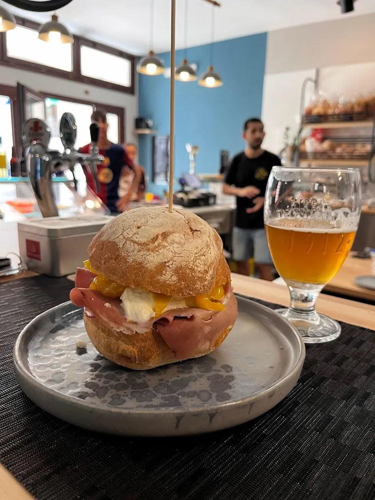 HENTHORNE_PizzeinBottega da Gennaro_Fluminimaggiore_review