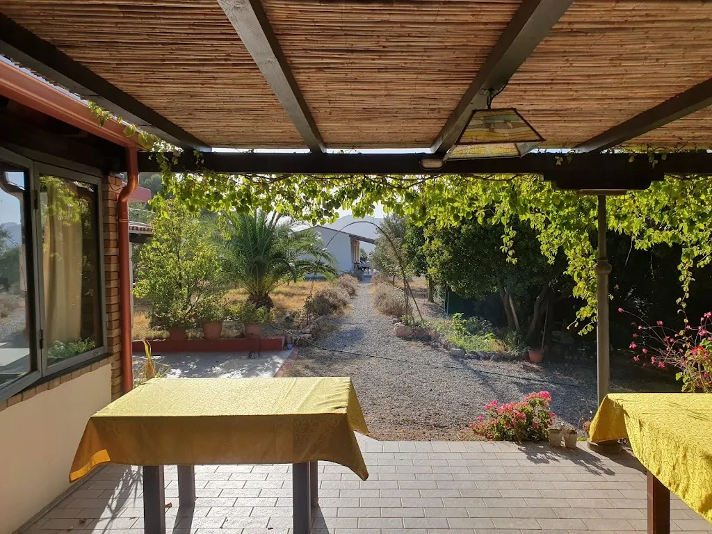 Carly Blair_Agriturismo Fighezia_Fluminimaggiore_review