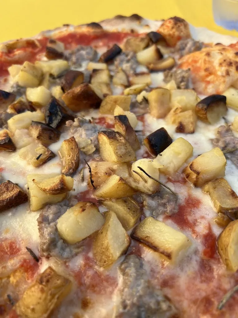 Jes L._Pizzeria Bisteccheria a Modo Nostro_Fluminimaggiore_review