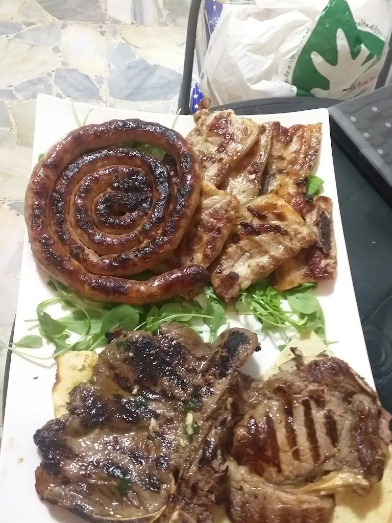 Pizzeria Bisteccheria a Modo Nostro_Fluminimaggiore_slider_image_3