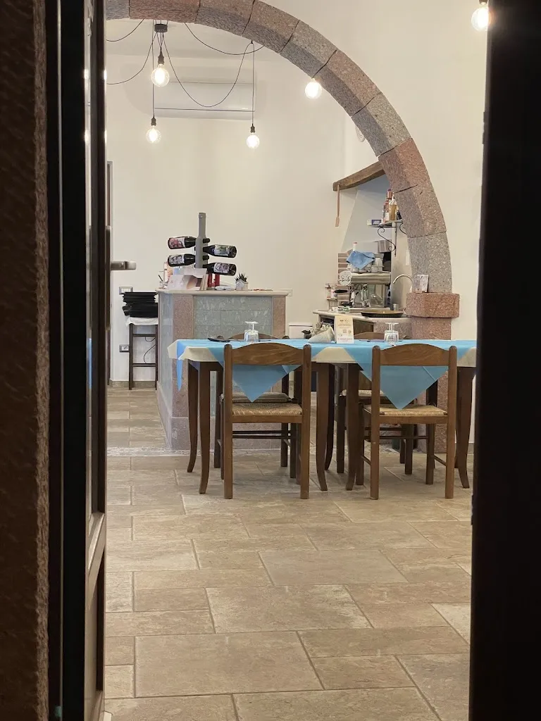 Nils van Wanderberts_Bar Ristorante Pizzeria Is Bangius_Fordongianus_review