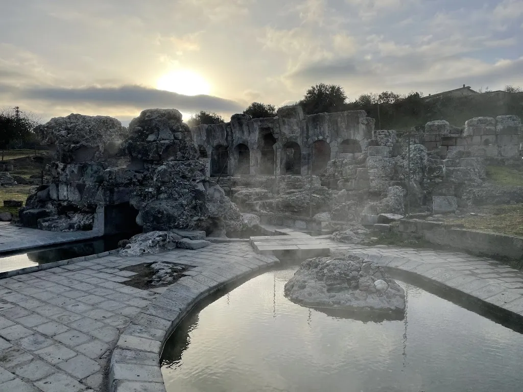 Terme Naturali libere restaurant in Fordongianus