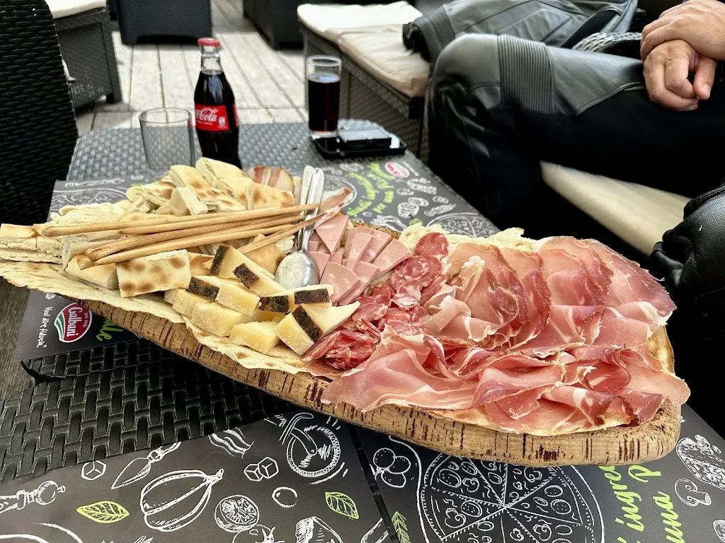 Bar Centrale Di Moi Agostino restaurant in Gadoni