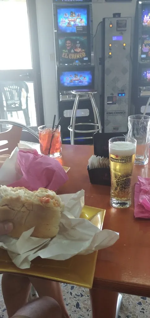 Menu_Bar Meloni_Fonni_image_6