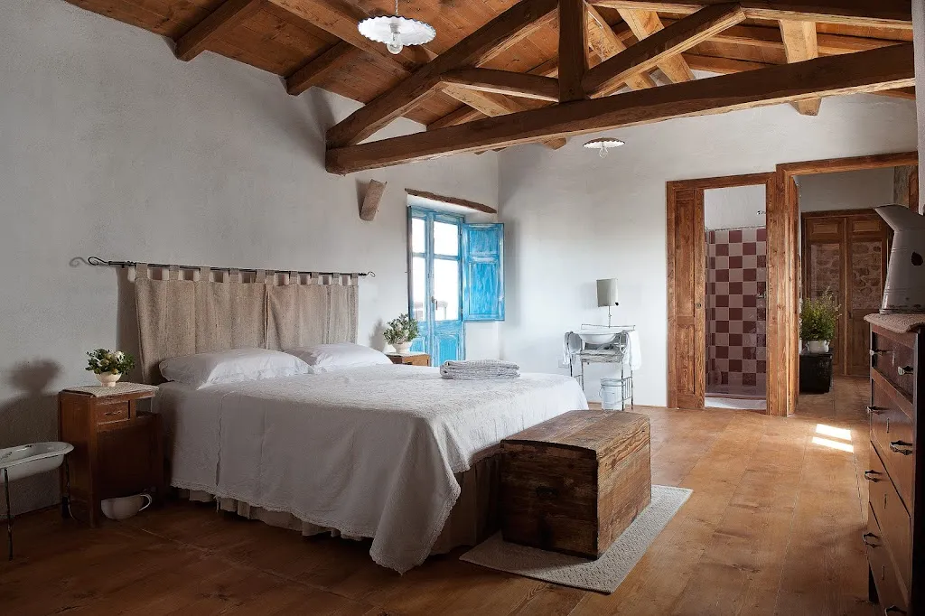 Domu Antiga_Gergei_slider_image_3