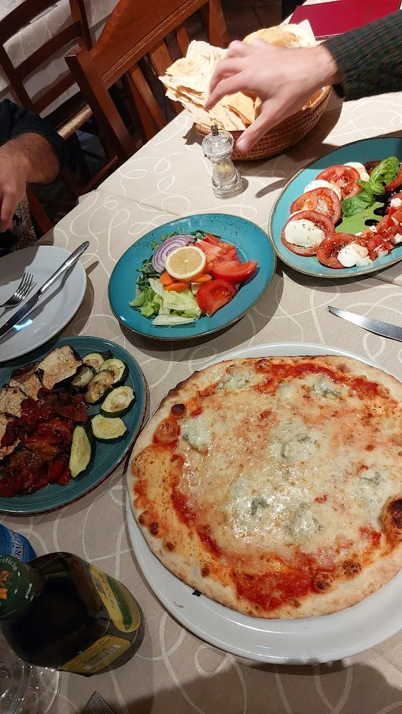 yamit fleiss_Bar Ristorante Pizzeria Il Ritrovo_Galtellì_recensione