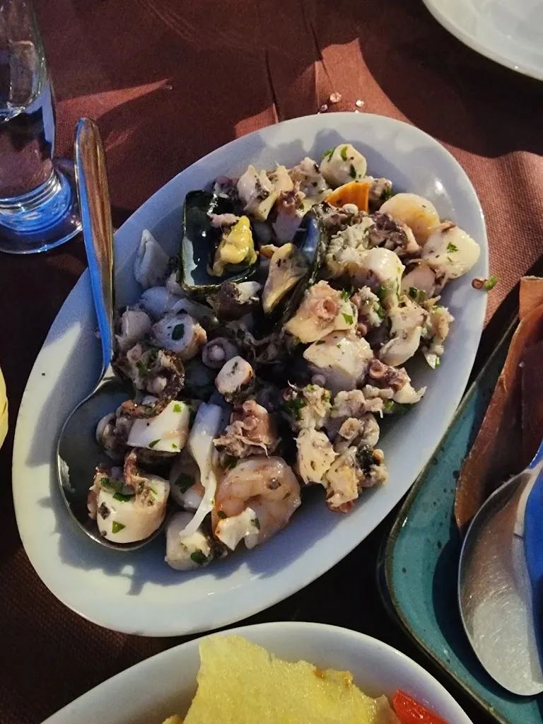 Jeff Chen_La Taverna del Conte Pizzeria - Ristorante_Gesturi_review